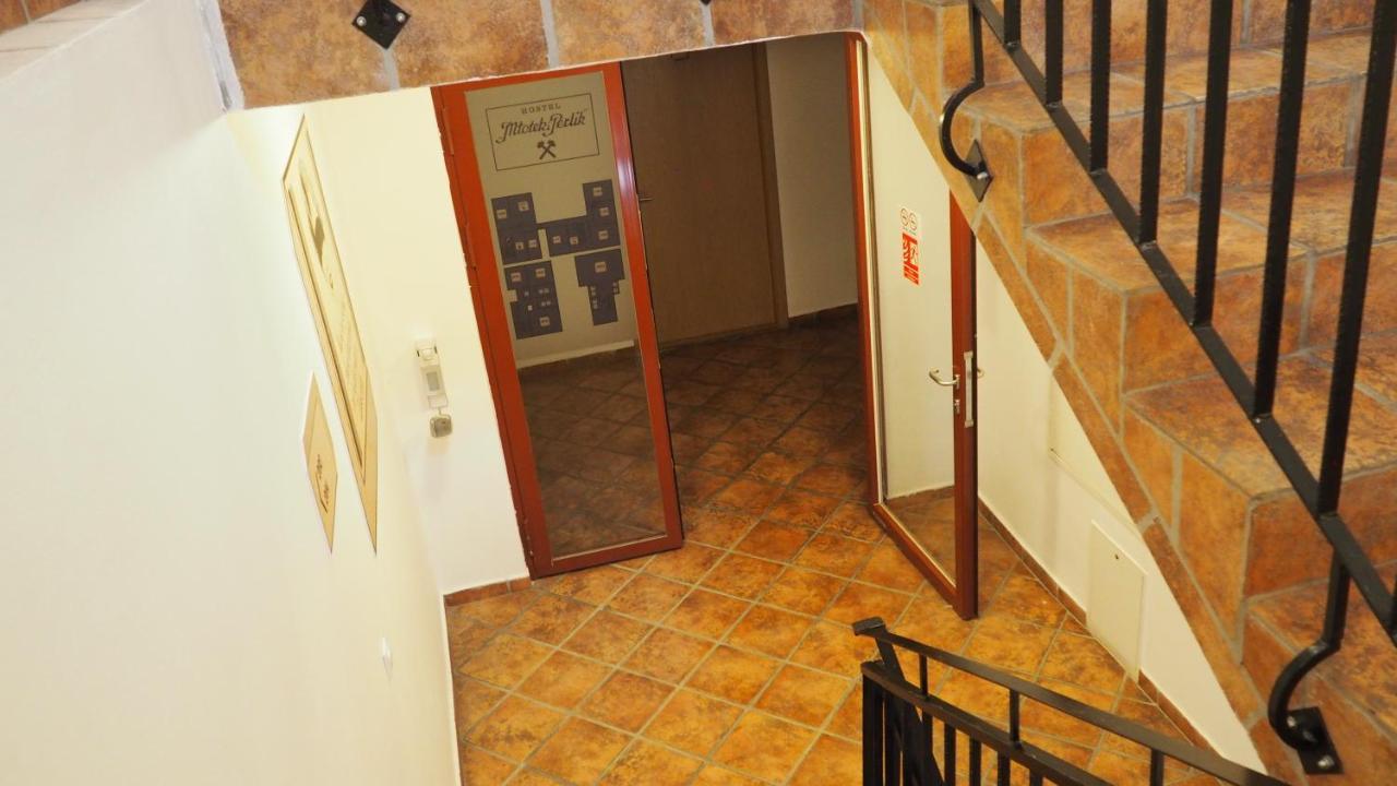 Hostel Mlotek I Perlik Tarnowskie Gory Ngoại thất bức ảnh
