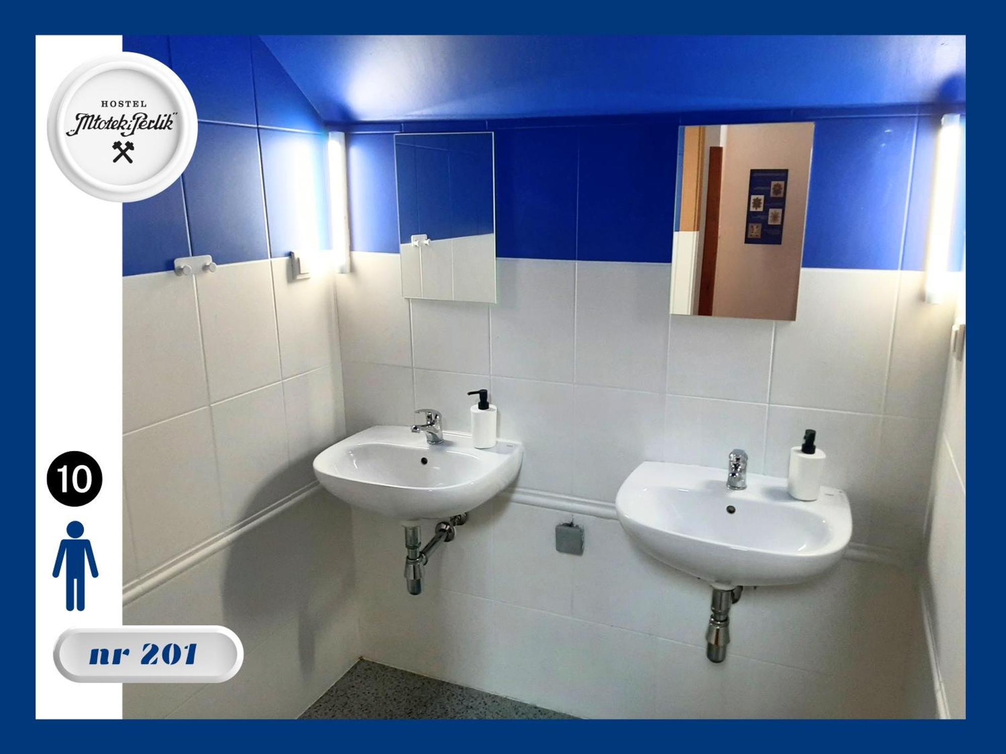 Hostel Mlotek I Perlik Tarnowskie Gory Ngoại thất bức ảnh